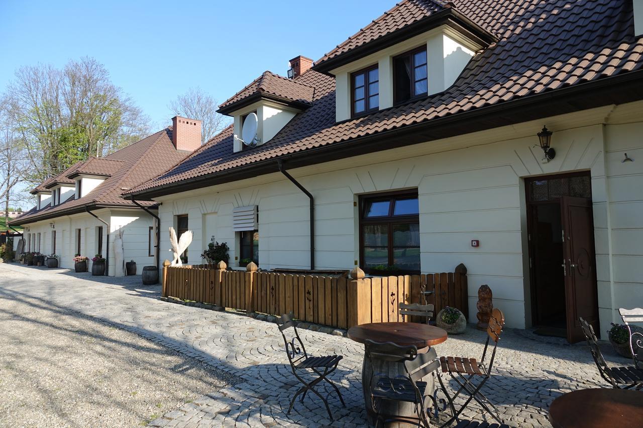 Gosciniec Dworski W Ropie - Pokoje Goscinne Ropa Kültér fotó